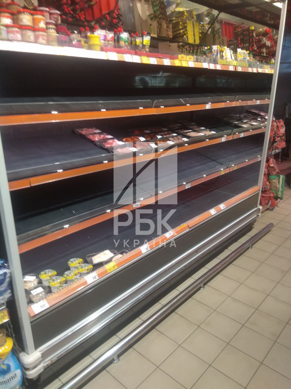 Порожні полиці в магазинах: як удари по складах вплинуть на вартість продуктів